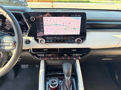 Used 2023 GMC Canyon AT4X image 24