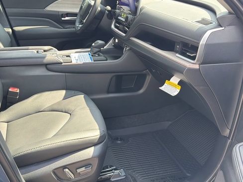 New 2026 Toyota Grand Highlander AWD Hybrid image 14