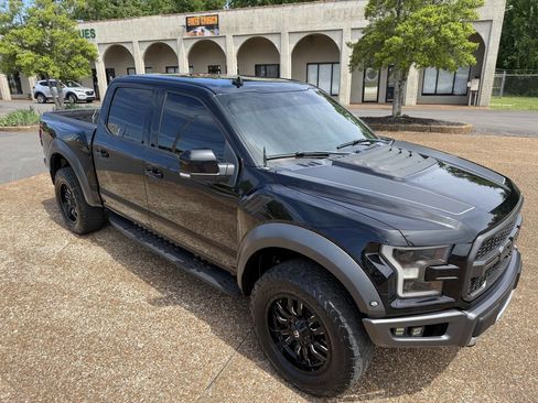 Used 2019 Ford F150 Raptor w/ Equipment Group 802A Luxury AWD/4WD image 3