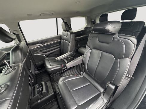 Used 2023 Jeep Grand Cherokee L Limited w/ Trailer Tow Group (B) image 13