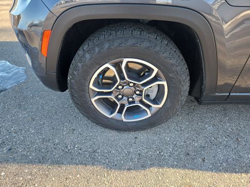 Used 2023 Jeep Grand Cherokee Trailhawk w/ Advanced Protech Group II image 31