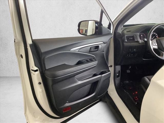 Used 2025 Honda Ridgeline Sport image 16