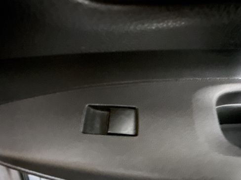 Used 2021 Toyota Corolla LE FWD image 30
