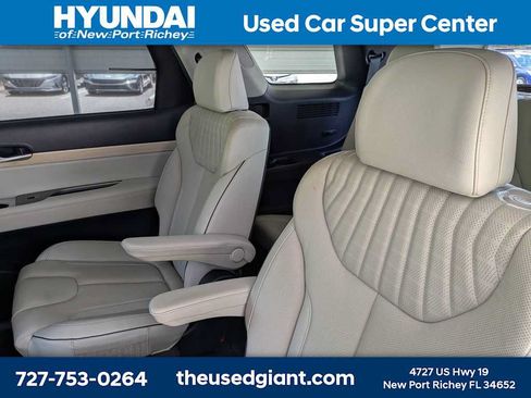 Used 2023 Hyundai Palisade Limited w/ Cargo Package FWD image 19