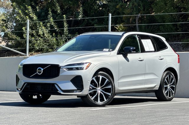 Used 2023 Volvo XC60 B5 Plus w/ Climate Package AWD/4WD image 1