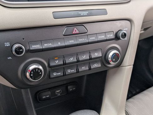 Used 2022 Kia Sportage LX image 22