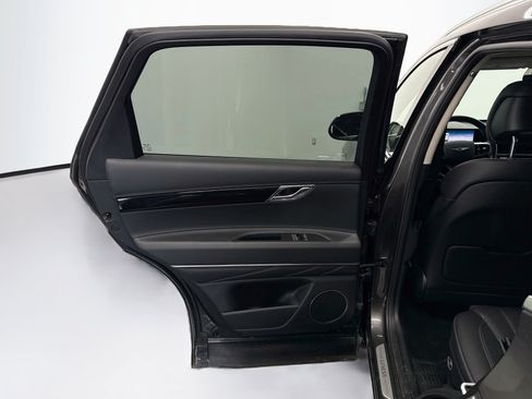 Used 2025 Genesis GV80 2.5T Standard AWD/4WD image 27