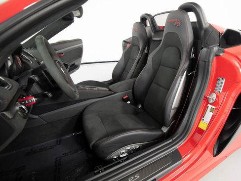 Certified 2025 Porsche 718 Boxster Spyder RS RWD image 5