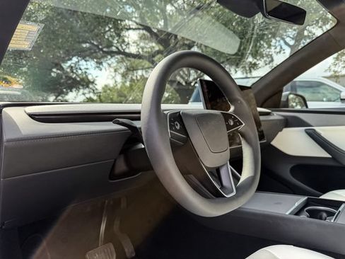 Used 2026 Tesla Model Y Long Range AWD/4WD image 8