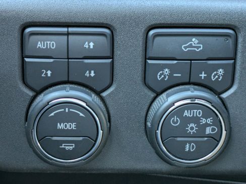 Used 2022 Chevrolet Silverado 1500 LT Trail Boss image 20