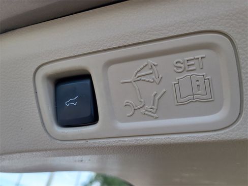 Used 2019 Lincoln Navigator Reserve image 8