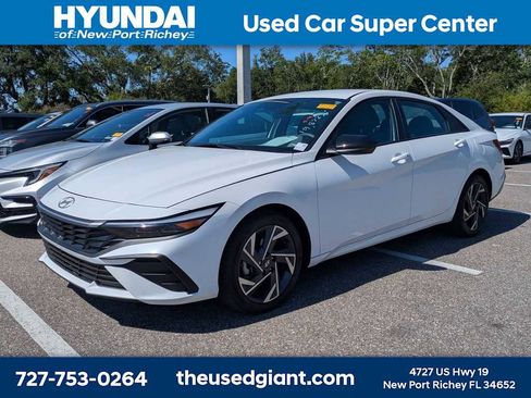 Used 2025 Hyundai Elantra Sport FWD image 1