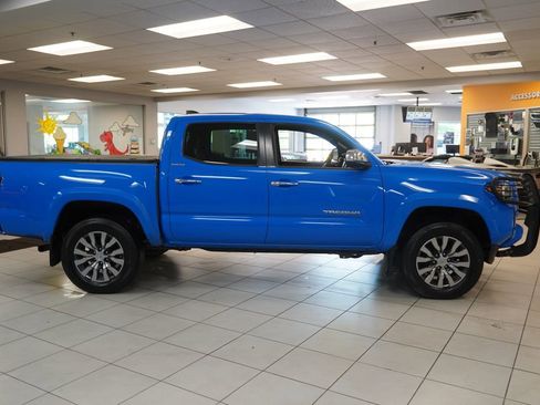 Used 2021 Toyota Tacoma Limited AWD/4WD image 13