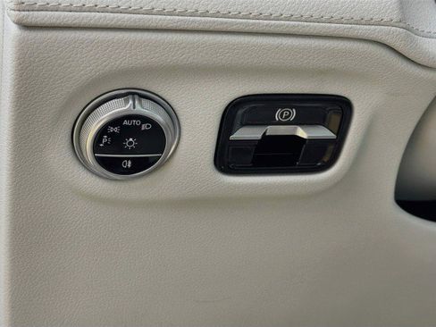 Used 2023 Mercedes-Benz EQS 580 4MATIC SUV image 10