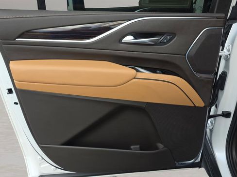 Used 2022 Cadillac Escalade ESV Premium Luxury image 22