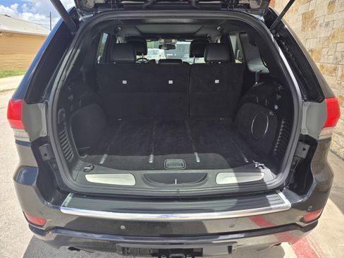 Used 2014 Jeep Grand Cherokee Overland AWD/4WD image 18