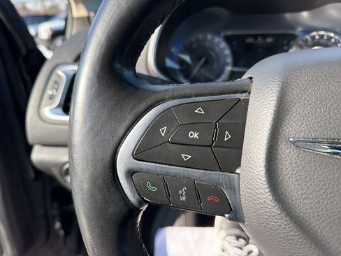 Certified 2016 Chrysler 200 Limited Platinum w/ Comfort & Convenience Group image 21