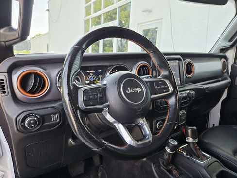 Used 2023 Jeep Gladiator Mojave w/ LED Lighting Group AWD/4WD image 9