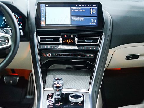 Used 2025 BMW 840i 840i w/ M Sport Professional Package image 12