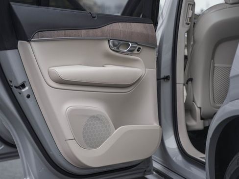 Used 2023 Volvo XC90 B6 Ultimate w/ Protection Package Premier image 38