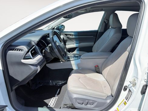 Used 2018 Toyota Camry XSE FWD image 10