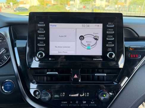 Used 2024 Toyota Camry SE w/ Convenience Package image 6