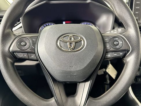Used 2021 Toyota RAV4 LE AWD/4WD image 34