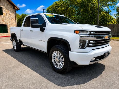 Used 2021 Chevrolet Silverado 2500 High Country w/ Z71 Off-Road Package AWD/4WD image 3