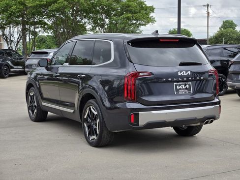 New 2025 Kia Telluride S image 3