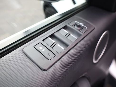 Used 2023 Land Rover Discovery S R-Dynamic image 15