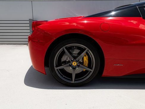 Used 2015 Ferrari 458 Spider RWD image 9