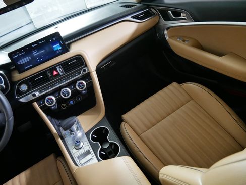 Used 2022 Genesis G70 2.0T w/ Prestige Package image 11