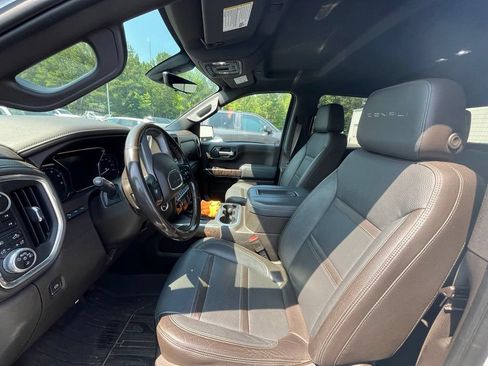 Used 2019 GMC Sierra 1500 Denali w/ Technology Package AWD/4WD image 9