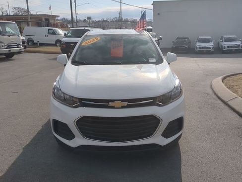 Used 2022 Chevrolet Trax LS w/ Tint and Cruise Package image 3