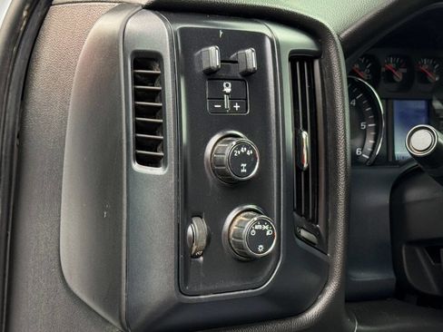 Used 2019 Chevrolet Silverado 2500 W/T w/ Snow Plow Prep Package AWD/4WD image 31