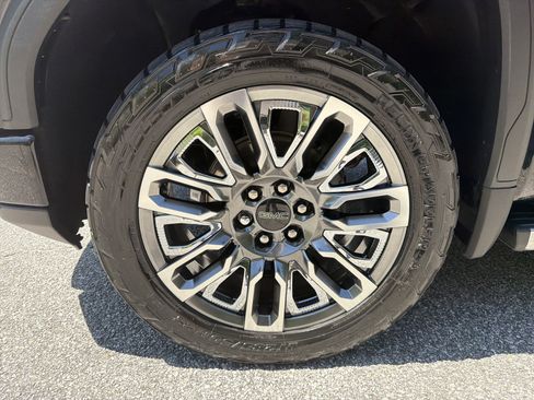 Used 2024 GMC Sierra 1500 Denali Ultimate AWD/4WD image 12