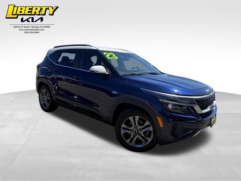Used 2023 Kia Seltos S AWD/4WD image 1