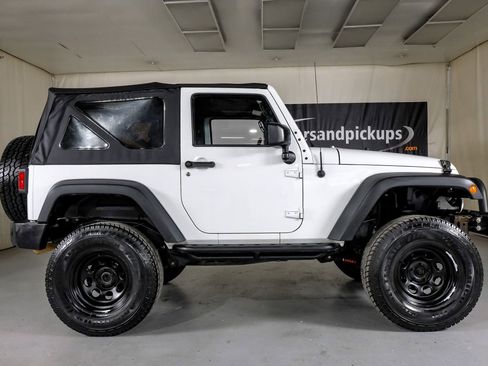 Used 2018 Jeep Wrangler Sport image 5