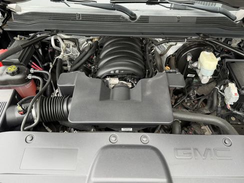 Used 2016 GMC Yukon Denali w/ Open Road Package AWD/4WD image 31
