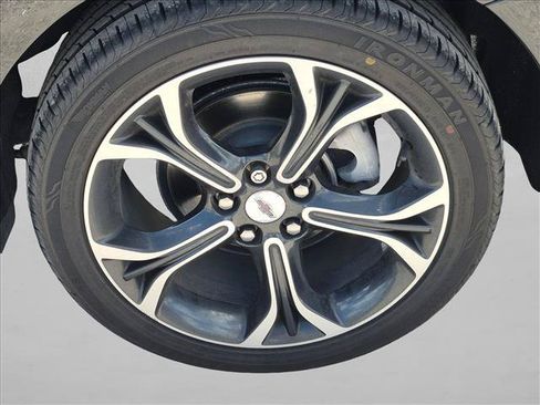 Used 2019 Chevrolet Cruze LT w/ RS Package FWD image 15