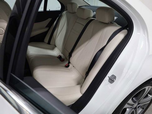 Used 2017 Mercedes-Benz E 300 4MATIC image 33