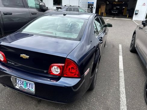 Used 2009 Chevrolet Malibu LT w/ Premium Audio Package FWD image 3