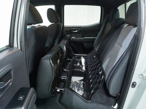 Certified 2023 Toyota Tacoma TRD Off-Road image 12