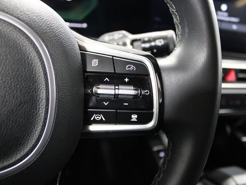 Used 2024 Kia Sorento S image 33