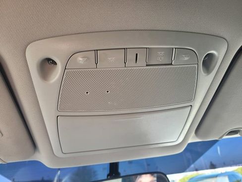 Used 2018 Nissan Rogue SV image 22