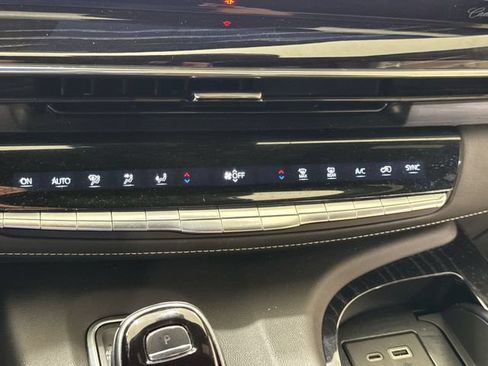 Used 2021 Cadillac Escalade Sport w/ LPO, ONYX Package AWD/4WD image 18