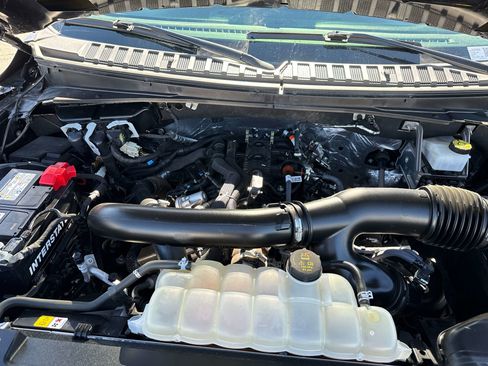 Used 2024 Ford Expedition Limited image 9