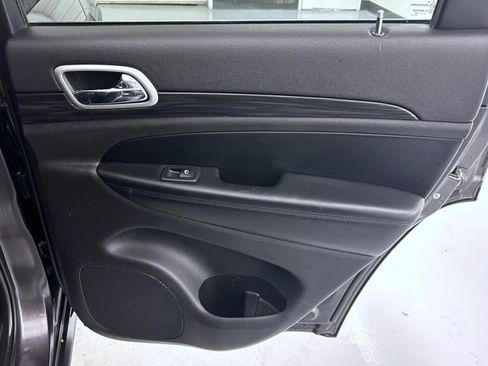 Used 2021 Jeep Grand Cherokee Laredo X image 17