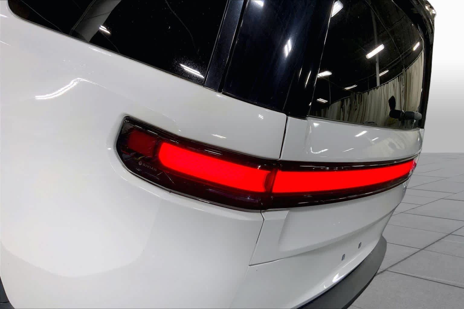 Used 2023 Rivian R1S Launch Edition Quad AWD/4WD image 27