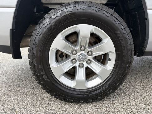 Used 2024 RAM 1500 Laramie AWD/4WD image 32